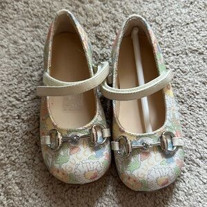 New Gucci shoes size 22